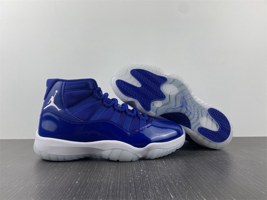 Air Jordan 11 378037-441